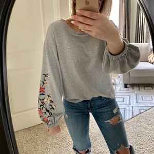 Cute gray & floral top